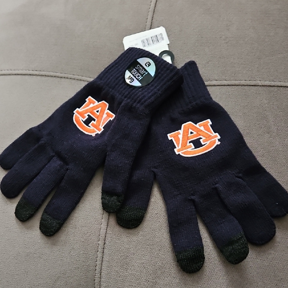 NWT Auburn Gloves